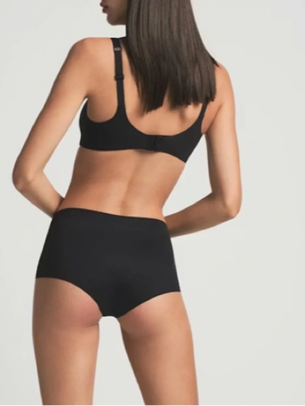 Skims Scoop Bralette - Picture 2 of 7